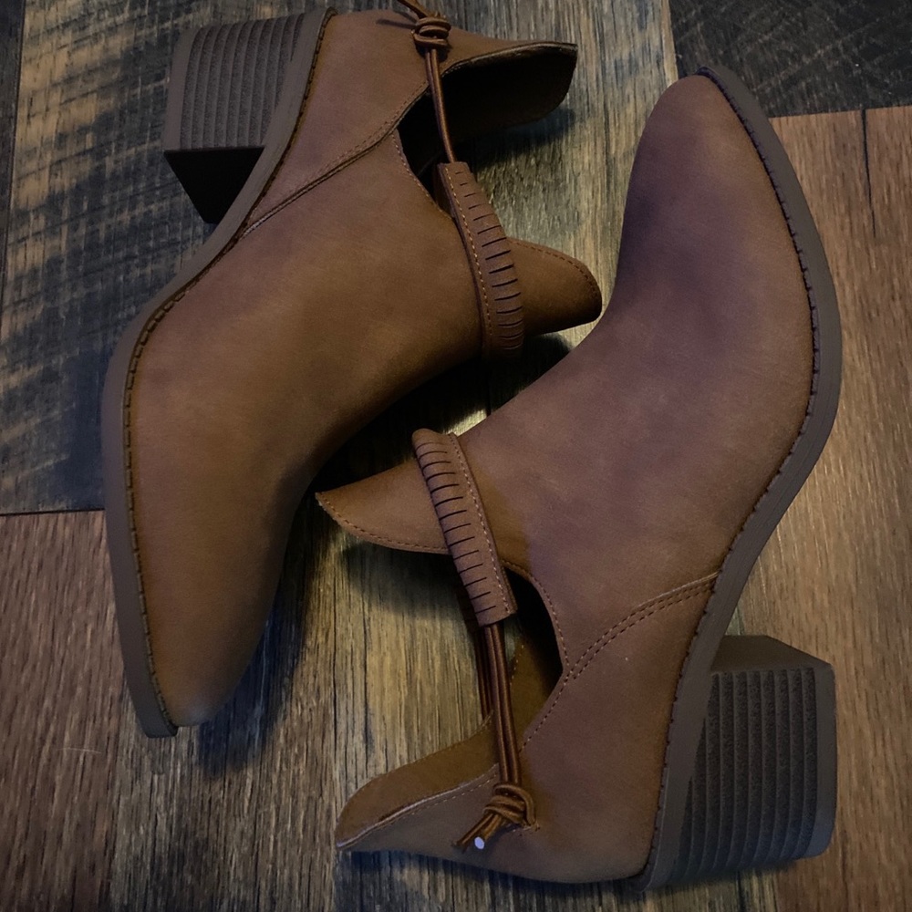 Sophie Sue Ankle Boot Size 7 Brown Women Suede Faux Leather Elastic Closure